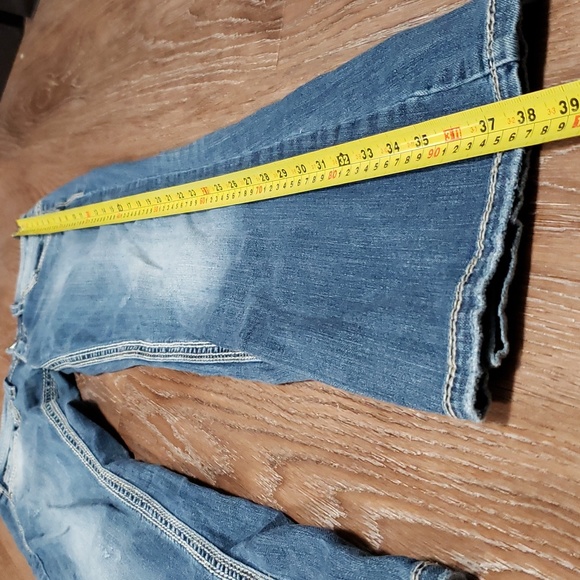 (27W/31L) Silver Jeans Co. Lola Distressed Faded Light Wash Bootcut Jeans - Picture 7 of 11